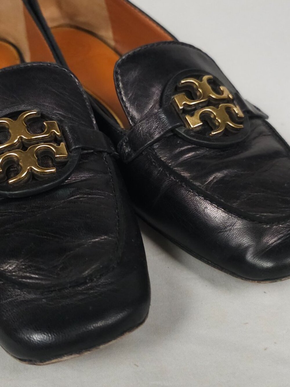 Tory Burch Loafers Women 8 Black Leather Gold Medallion Slip-On Medal Miller - Picture 6 of 15